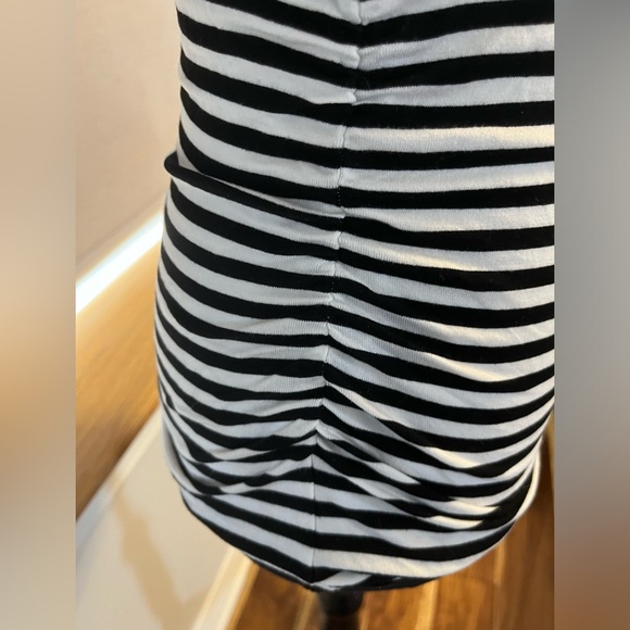 One striped top - 4 different looks! - Picture 5 of 5